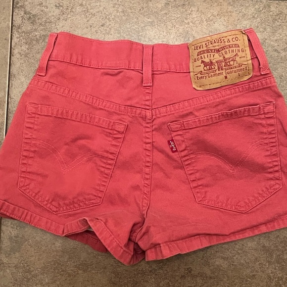 Vintage 1990’s Y2K Levi Shorts Women’s Sz 3 pink - Picture 4 of 9